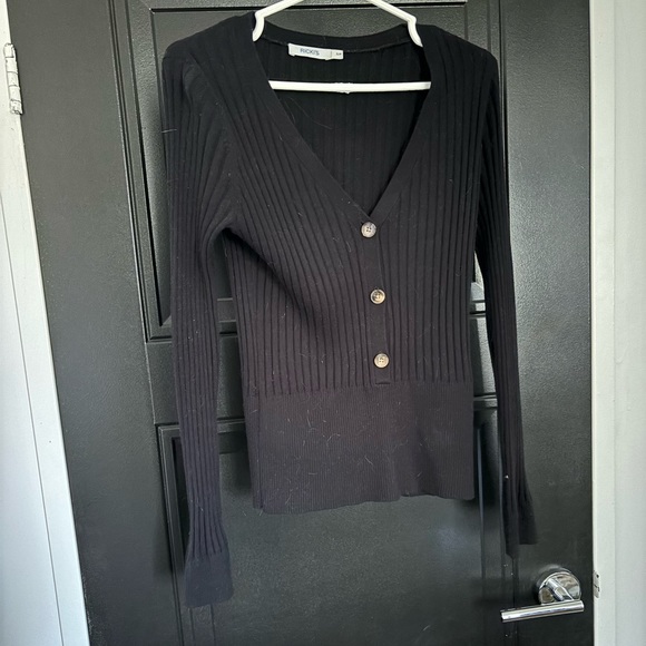 Button up sweaters - Picture 3 of 4
